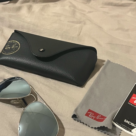 Ray Ban Aviator Large Metal Sunglasses - Picture 2 of 3